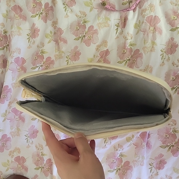 Kuromi Laptop Tablet Ipad Case - Picture 4 of 4